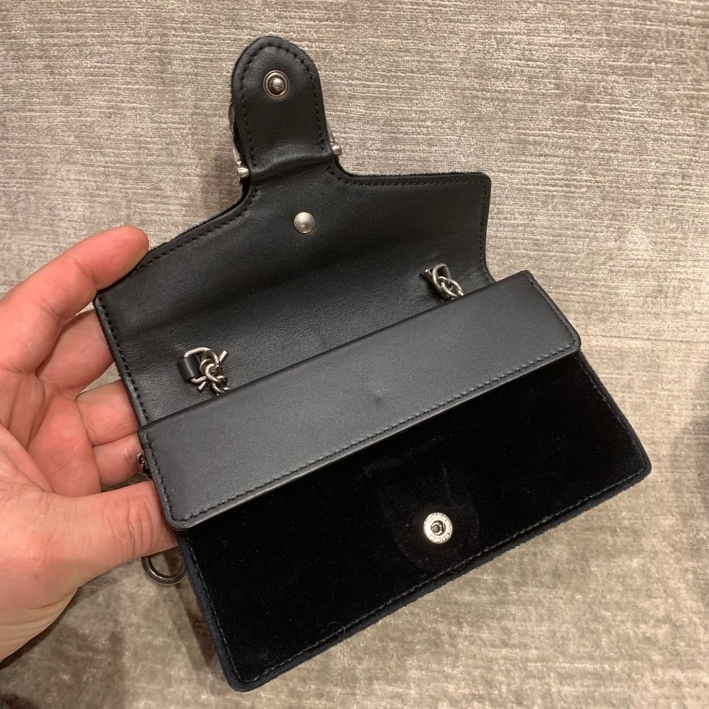 Gucci Black Crossbody Bag with Crystal Embellishments - Picture 4 of 9